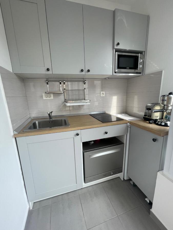 St. Nicholas 4*